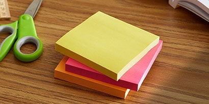 Distribute different coloured Post-it® Super Sticky Notes to your students.